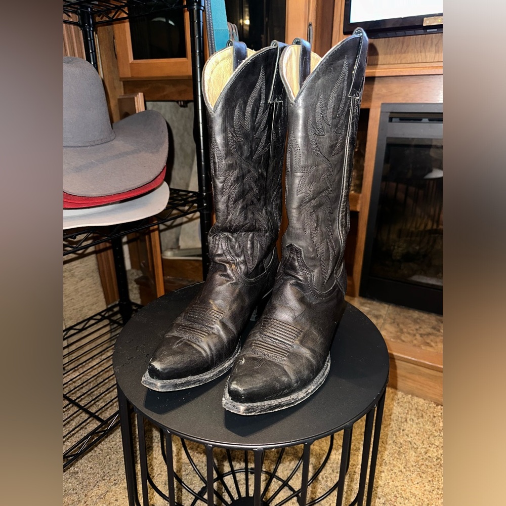 Size 8 Idyllwind Black snip toe boots 🖤